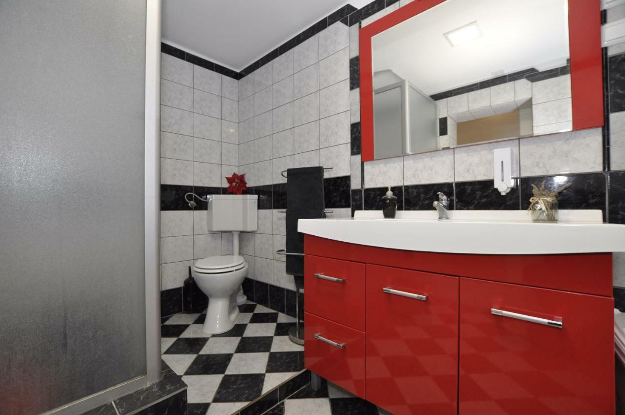 Apartment Toya Slatine Exterior foto